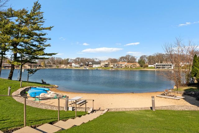 1 N Dee Road 1C, Park Ridge, IL 60068