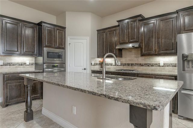 6013 NW 162nd Street, Edmond, OK 73013