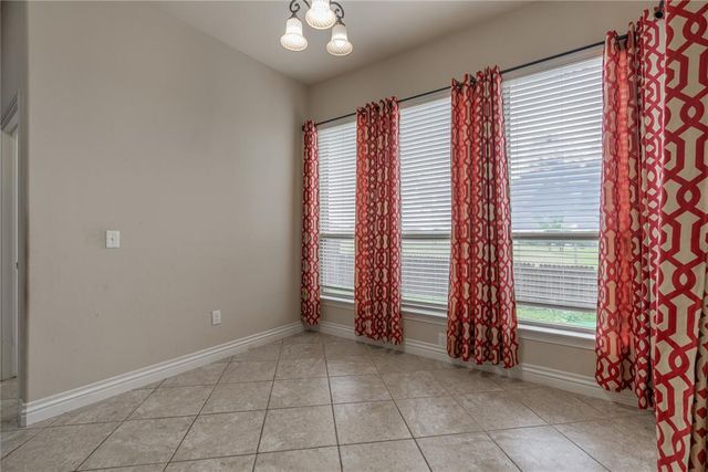 6013 NW 162nd Street, Edmond, OK 73013