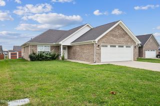 8706 Temperate Ct, Louisville, KY 40229