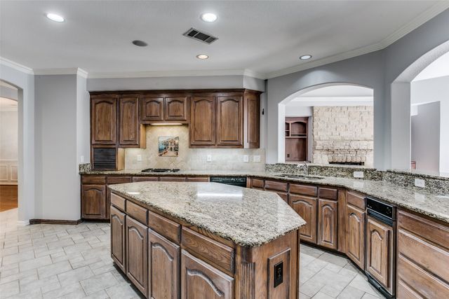 801 Shorecrest Drive, Southlake, TX 76092