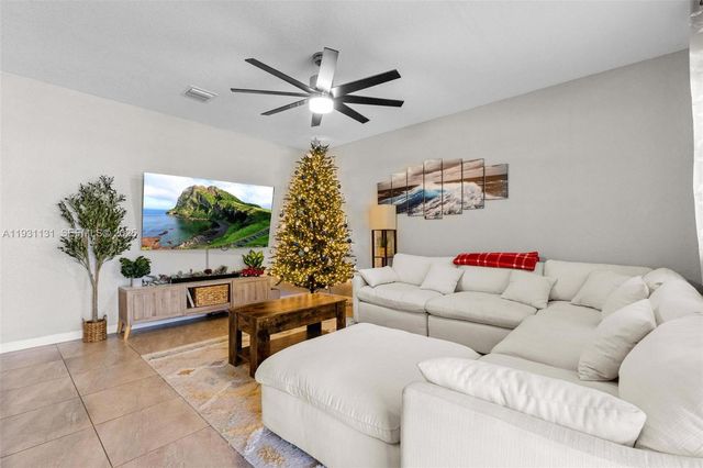 2659 SE 1st Ln, Homestead, FL 33033