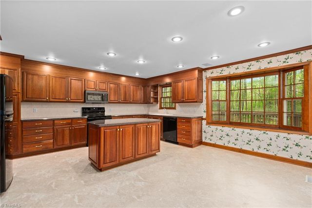578 Maidstone Lane, Clemmons, NC 27012