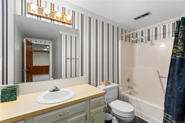 578 Maidstone Lane, Clemmons, NC 27012