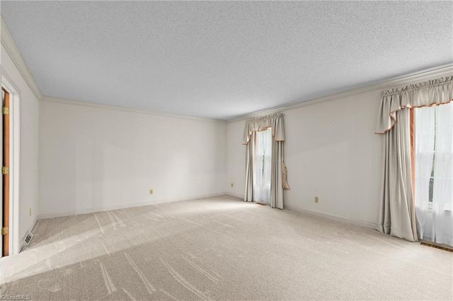 578 Maidstone Lane, Clemmons, NC 27012