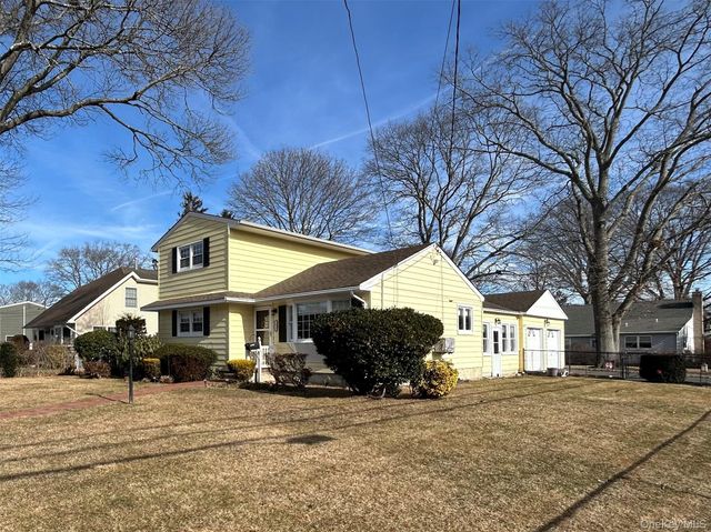 1123 Hyman Avenue, Bay Shore, NY 11706