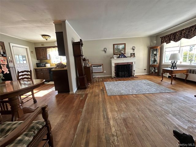 1123 Hyman Avenue, Bay Shore, NY 11706