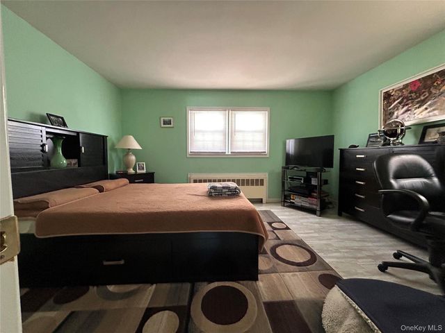 1123 Hyman Avenue, Bay Shore, NY 11706