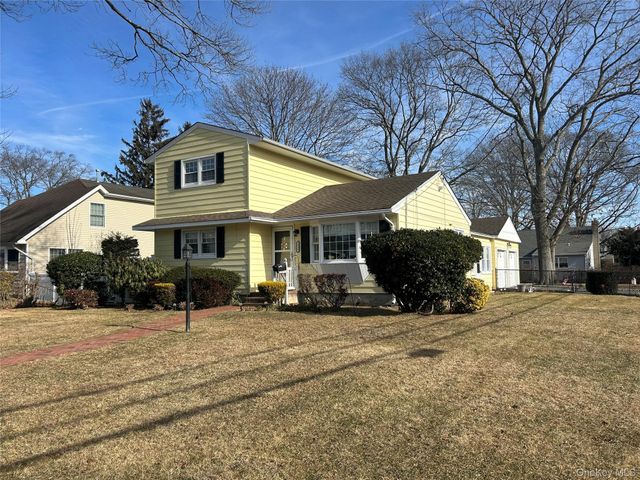 1123 Hyman Avenue, Bay Shore, NY 11706