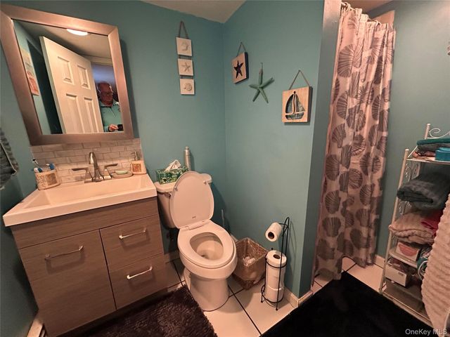 1123 Hyman Avenue, Bay Shore, NY 11706