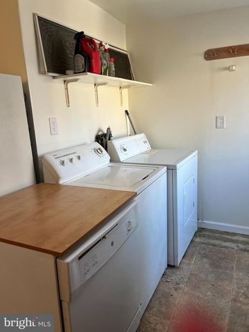 8048 MONTAGUE ST, Philadelphia, PA 19136