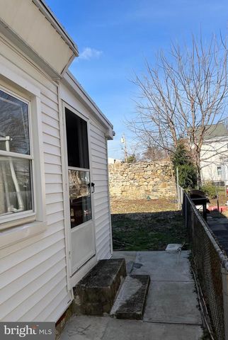 8048 MONTAGUE ST, Philadelphia, PA 19136