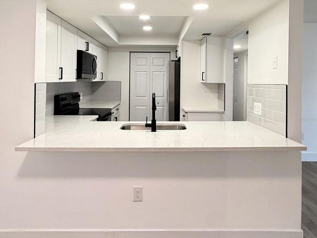 2524 CITRUS CLUB LANE 207, Orlando, FL 32839