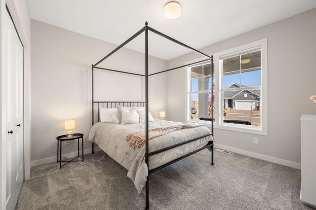 10811 40th Street N, Lake Elmo, MN 55042