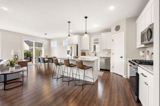 10811 40th Street N, Lake Elmo, MN 55042