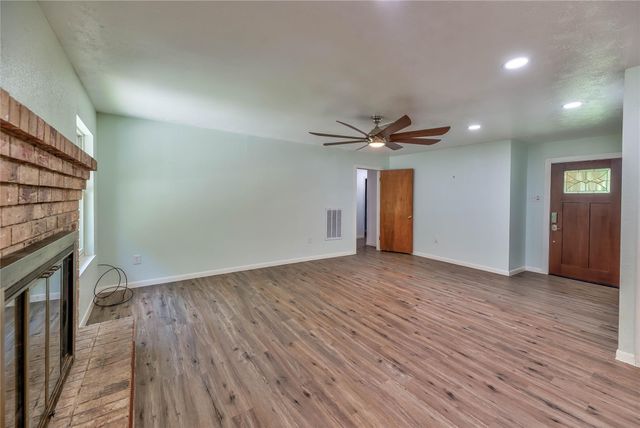 3003 Paul Knox Street, Huntsville, TX 77320