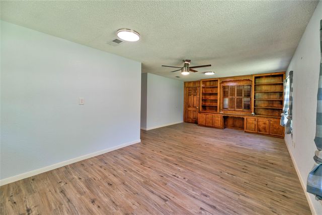 3003 Paul Knox Street, Huntsville, TX 77320