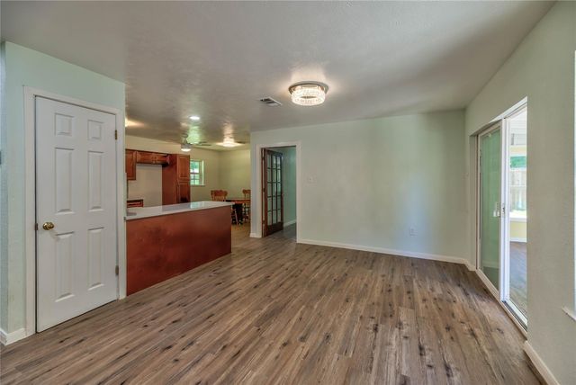 3003 Paul Knox Street, Huntsville, TX 77320