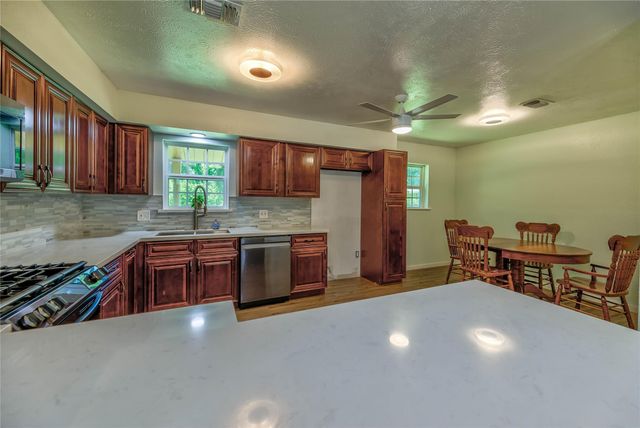 3003 Paul Knox Street, Huntsville, TX 77320