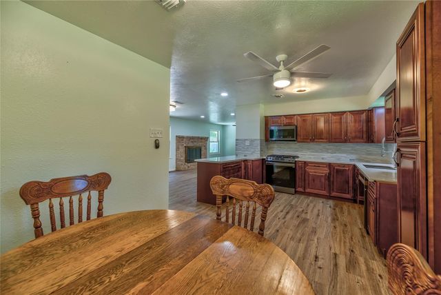 3003 Paul Knox Street, Huntsville, TX 77320