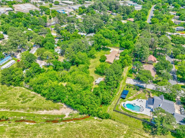 3003 Paul Knox Street, Huntsville, TX 77320