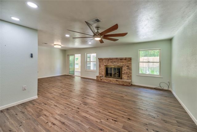 3003 Paul Knox Street, Huntsville, TX 77320
