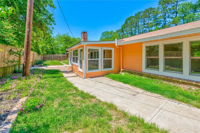 3003 Paul Knox Street, Huntsville, TX 77320