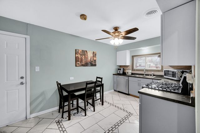 16145 Hermitage Avenue, Markham, IL 60428