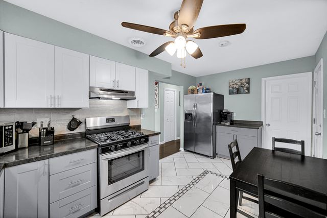 16145 Hermitage Avenue, Markham, IL 60428