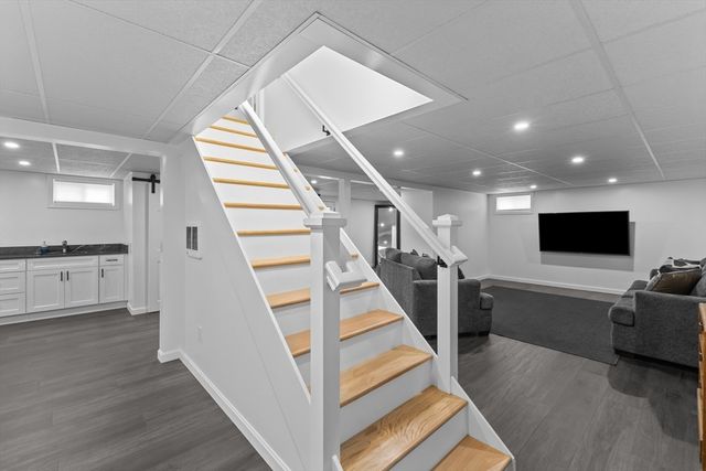 77-79 Harrington Ave, Shrewsbury, MA 01545