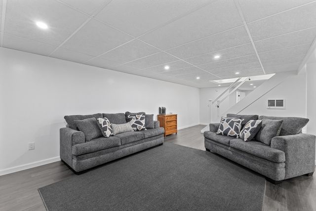 77-79 Harrington Ave, Shrewsbury, MA 01545