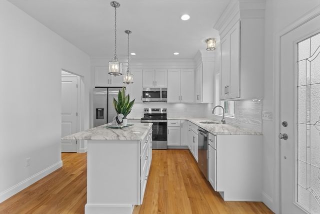 77-79 Harrington Ave, Shrewsbury, MA 01545