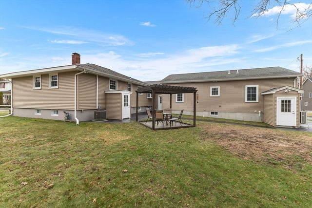 77-79 Harrington Ave, Shrewsbury, MA 01545