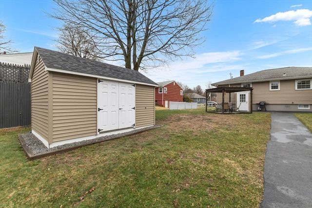 77-79 Harrington Ave, Shrewsbury, MA 01545