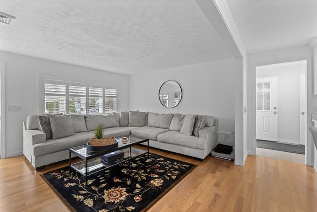 77-79 Harrington Ave, Shrewsbury, MA 01545