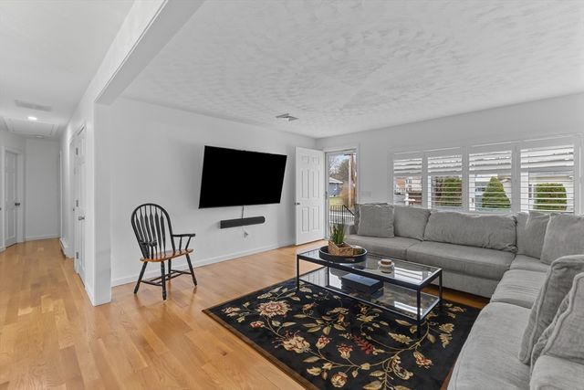 77-79 Harrington Ave, Shrewsbury, MA 01545