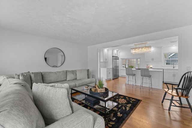 77-79 Harrington Ave, Shrewsbury, MA 01545