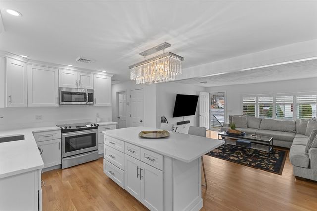 77-79 Harrington Ave, Shrewsbury, MA 01545