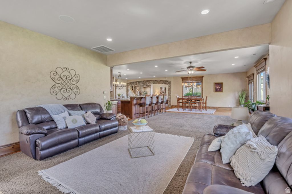 Image 25 of property listing at 812 W 4230 N, Pleasant Grove, UT 84062