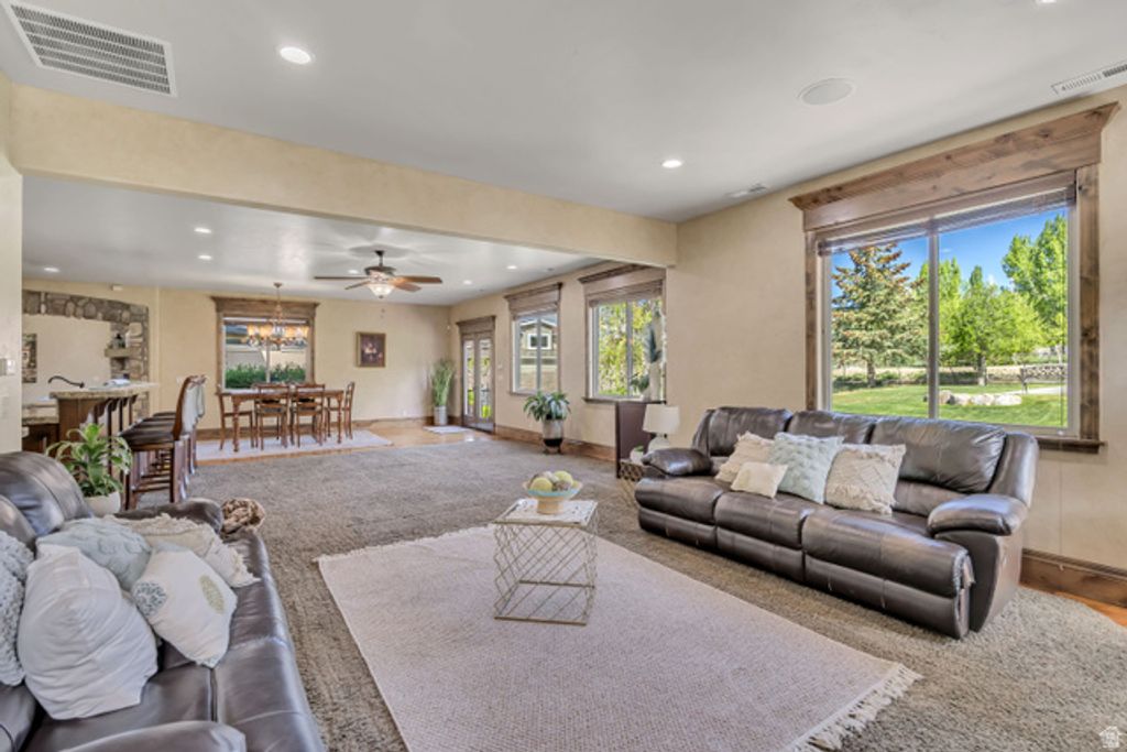 Image 26 of property listing at 812 W 4230 N, Pleasant Grove, UT 84062