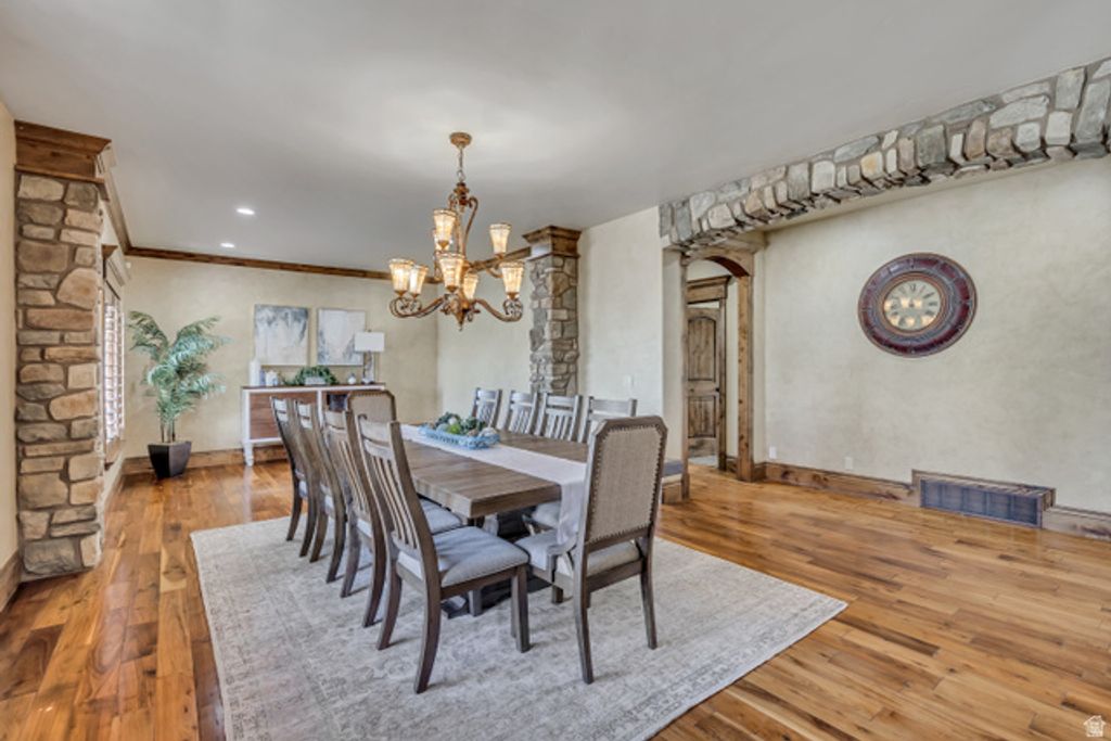 Image 4 of property listing at 812 W 4230 N, Pleasant Grove, UT 84062