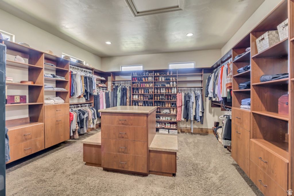 Image 36 of property listing at 812 W 4230 N, Pleasant Grove, UT 84062