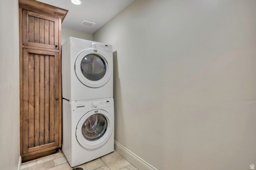 Image 51 of property listing at 812 W 4230 N, Pleasant Grove, UT 84062