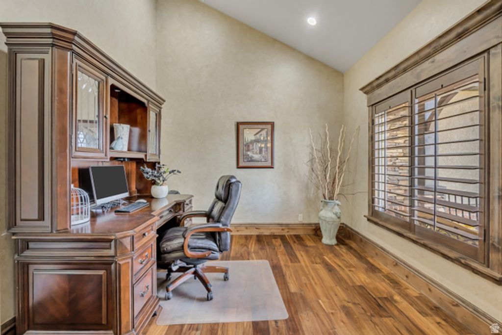Image 8 of property listing at 812 W 4230 N, Pleasant Grove, UT 84062
