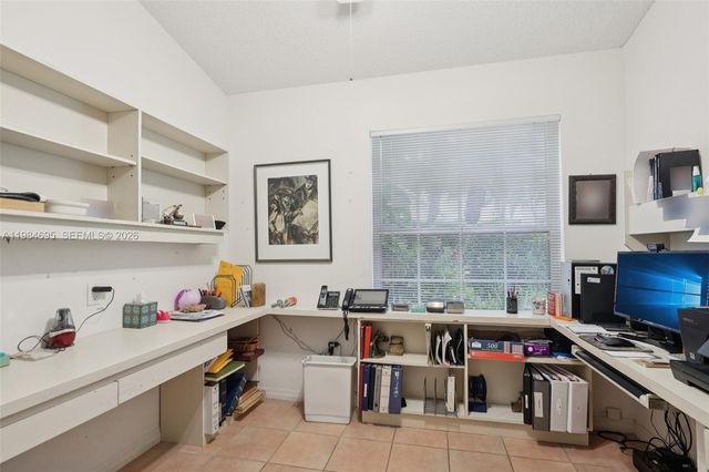 15201 S Wilshire Cir S, Pembroke Pines, FL 33027