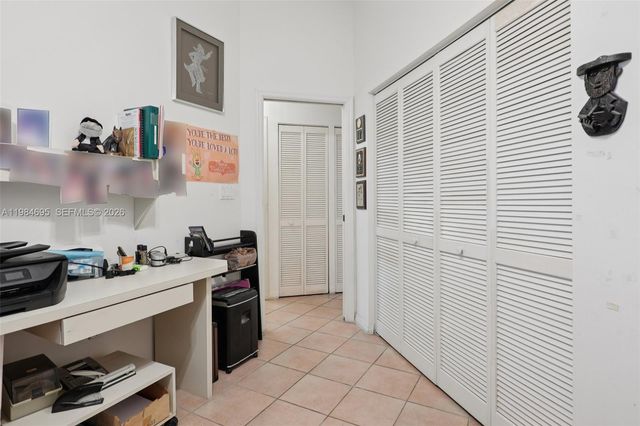 15201 S Wilshire Cir S, Pembroke Pines, FL 33027