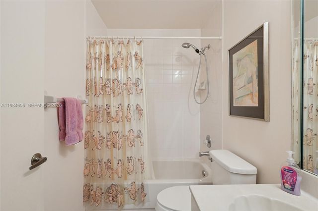 15201 S Wilshire Cir S, Pembroke Pines, FL 33027