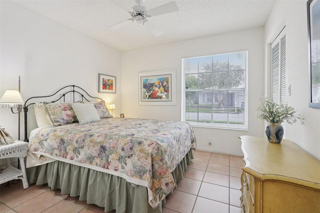 15201 S Wilshire Cir S, Pembroke Pines, FL 33027