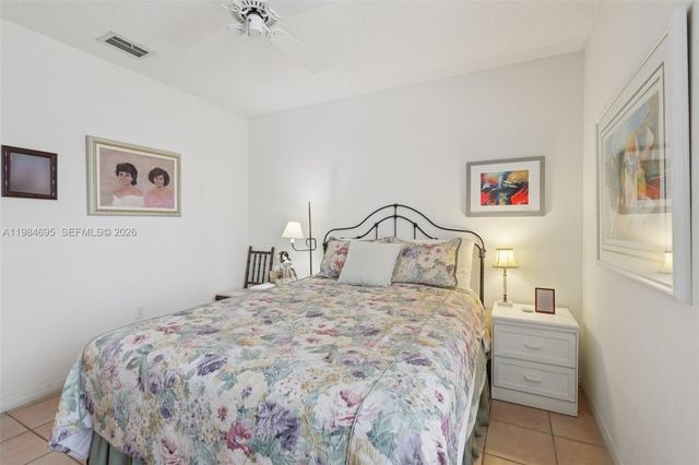 15201 S Wilshire Cir S, Pembroke Pines, FL 33027