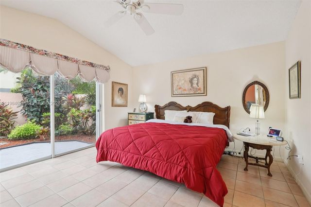 15201 S Wilshire Cir S, Pembroke Pines, FL 33027